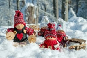 doll figures ski pixabay karryon