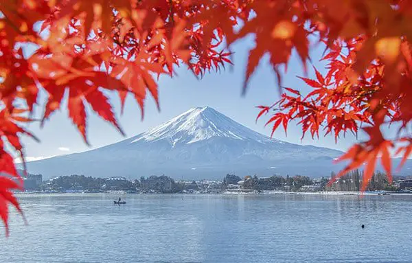 JAPAN HAS A COLOUR FOR EVERY SEASON OF THE YEAR, AND THEY'RE ALL RADIANT! 24 autumnj