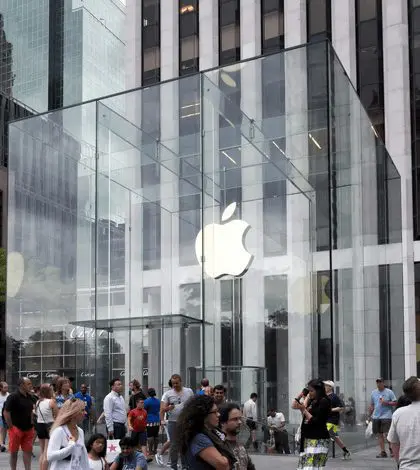 Iphone 6 set to lure frequent flyers