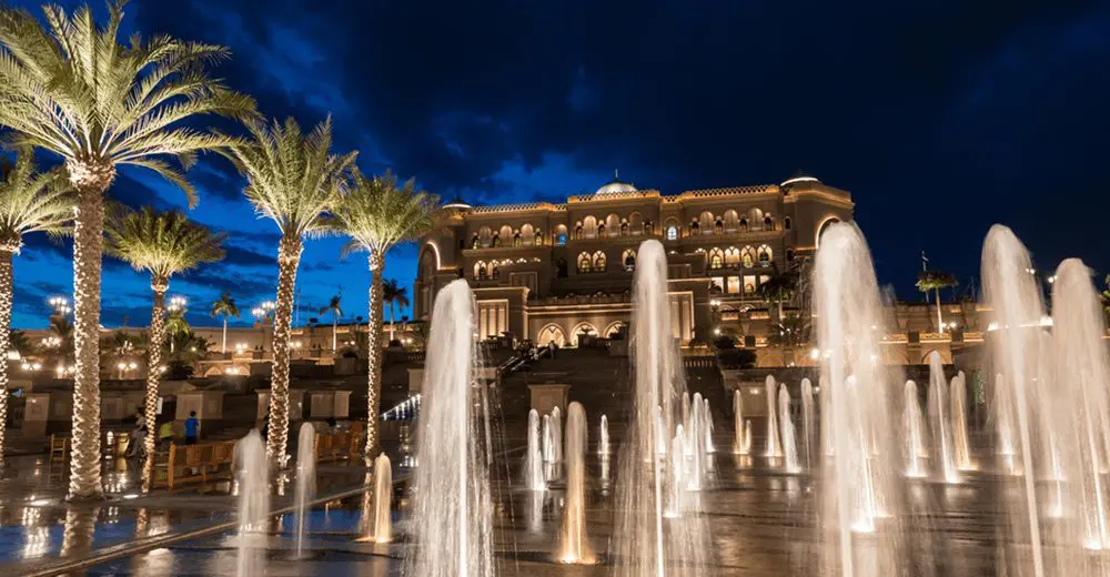 #InAbuDhabi makes social media the new destination