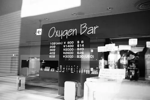 8 airports that won't bore you 32 Oxygen Bar - Narita Airport