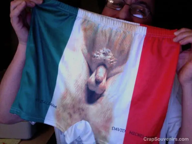 The worst souvenirs from around the world 28 Photo 55