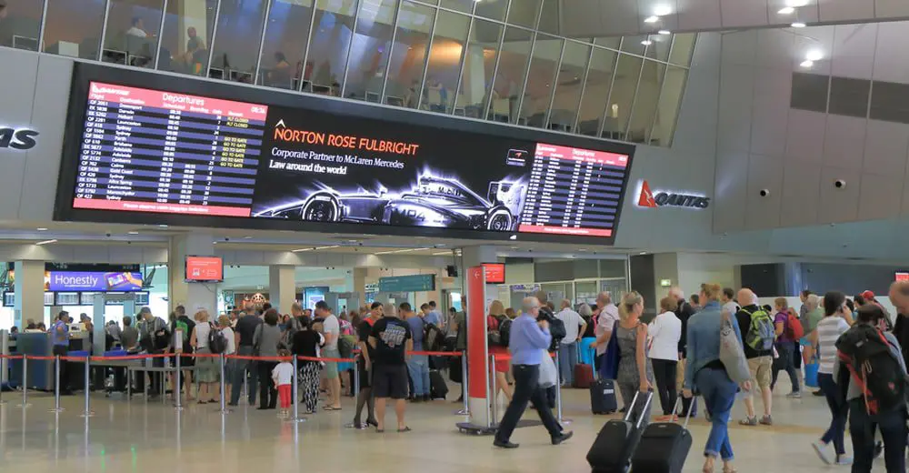 Australia could allow scissors on planes