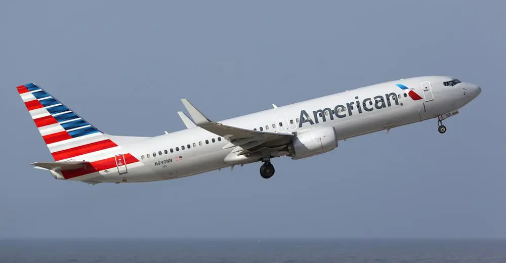 AA spends $2 billion on new aircraft, wifi