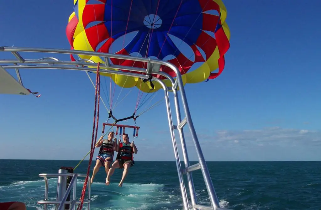 #KOBeachWeek: 7 awesome beach activities to try 27 Parasailing 1280x838