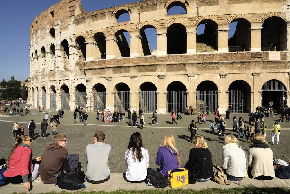 Student Travellers (Part 1) – What do they really want? 11 shutterstock_169507772