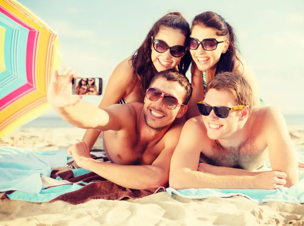 How to snap the perfect holiday selfie