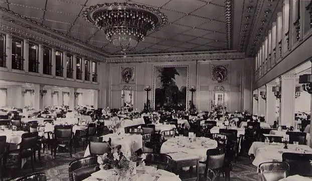 titanic dining