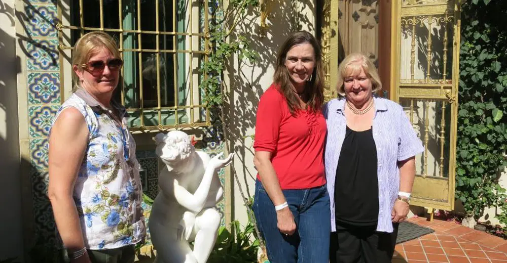 Trafalgar helloworld famil in America