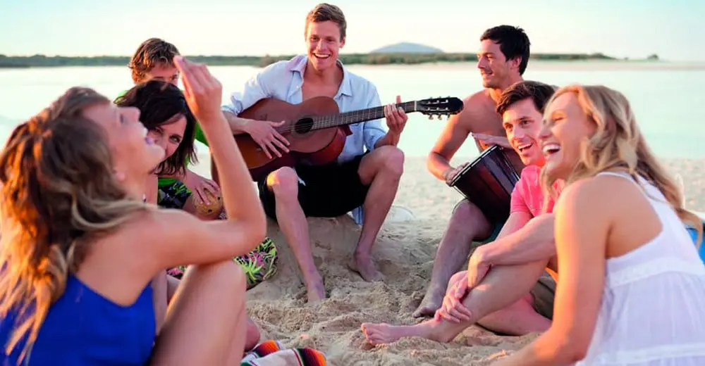 Is boozing synonymous with the travel industry? 3 visiting friends and family