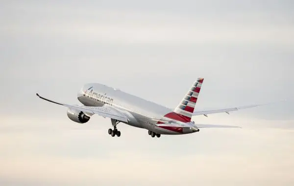 Tues 27 Jan: 10 travel stories you need to know today 33 AA Boeing 787