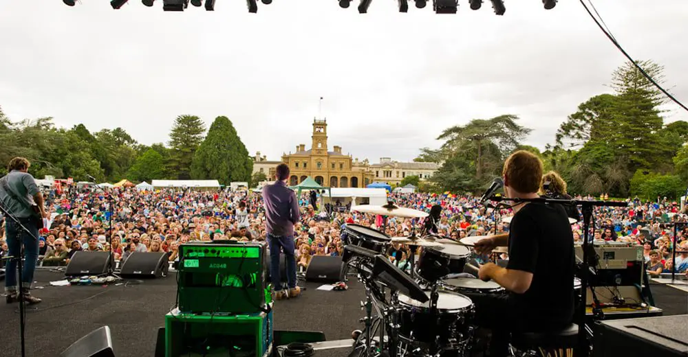 Country Music Royality to grace Live on the Lawn