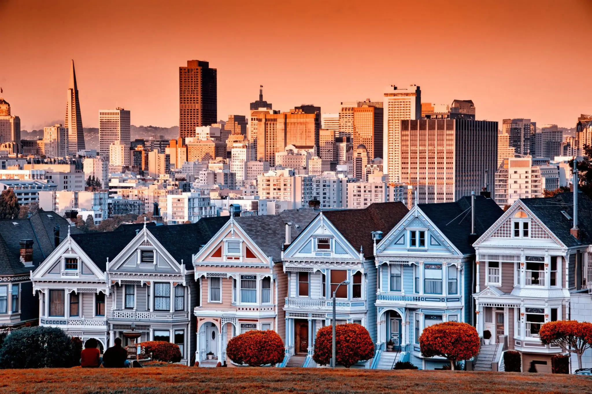 Golden Globes' big screen and television destinations 12 Victorian-homes-on-Steiner-Street-and-the-San-Francisco-skyline-from-Alamo-Square-Park