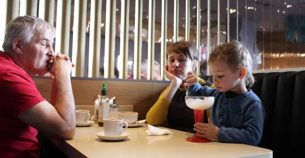 Rude staff biggest bugbear for Aussie diners