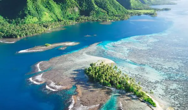 5 best travel deals of the week 18 Tahiti