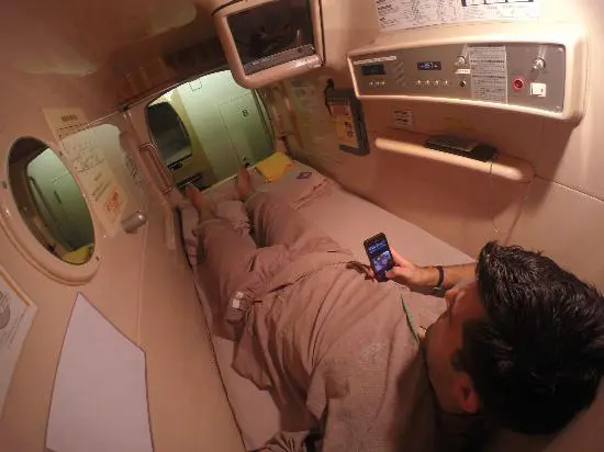 Claustrophobics beware! Capsule Hotels in Japan 14 green-plaza-shinjuku