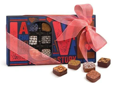 What to pack for a Valentine’s Day weekend 22 love_18_base