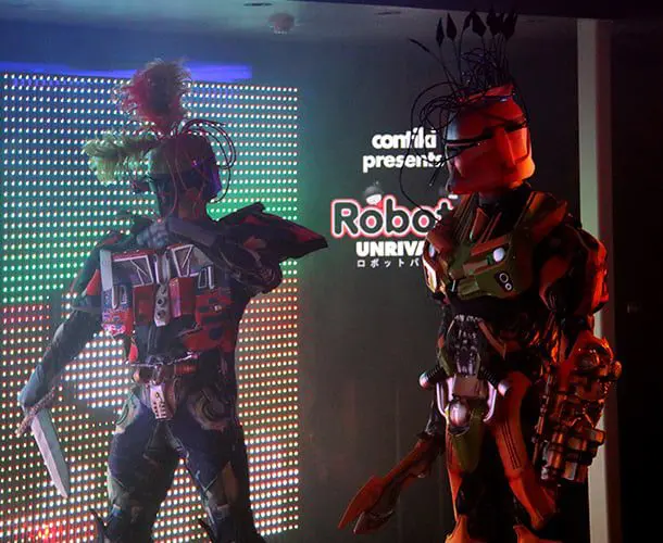 Robots Unrivalled pops-up in Sydney 8 Robot performers.