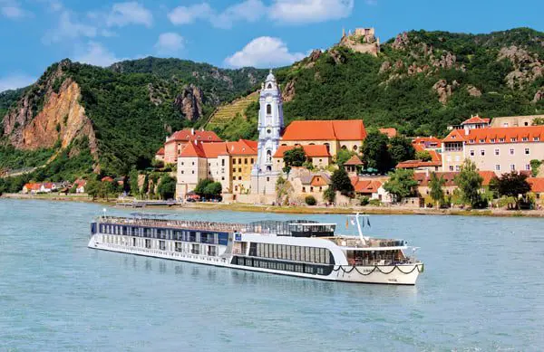 APT river cruise ship