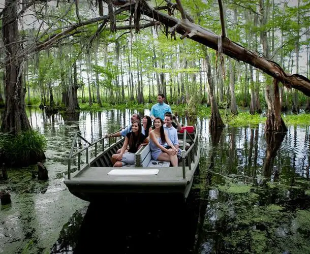 6 Authentic American adventures 23 America 5