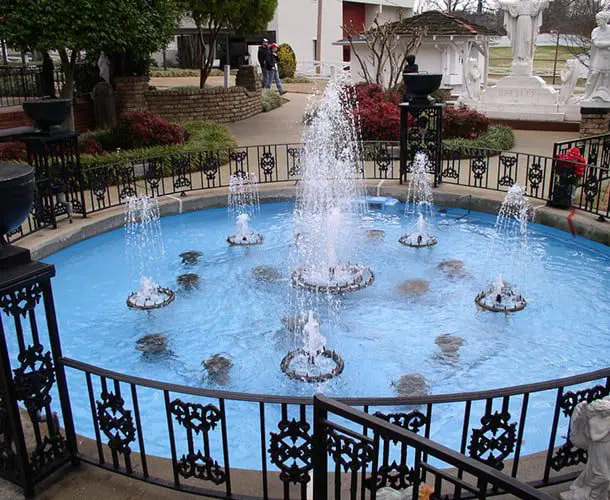 10 things you never knew you could do at Graceland 42 Fountain