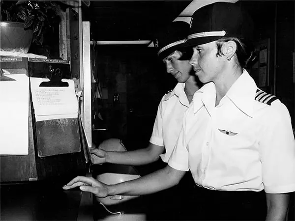 Which airline brings gender equality to the skies? 1 Hawaii_Airways_KarryOn