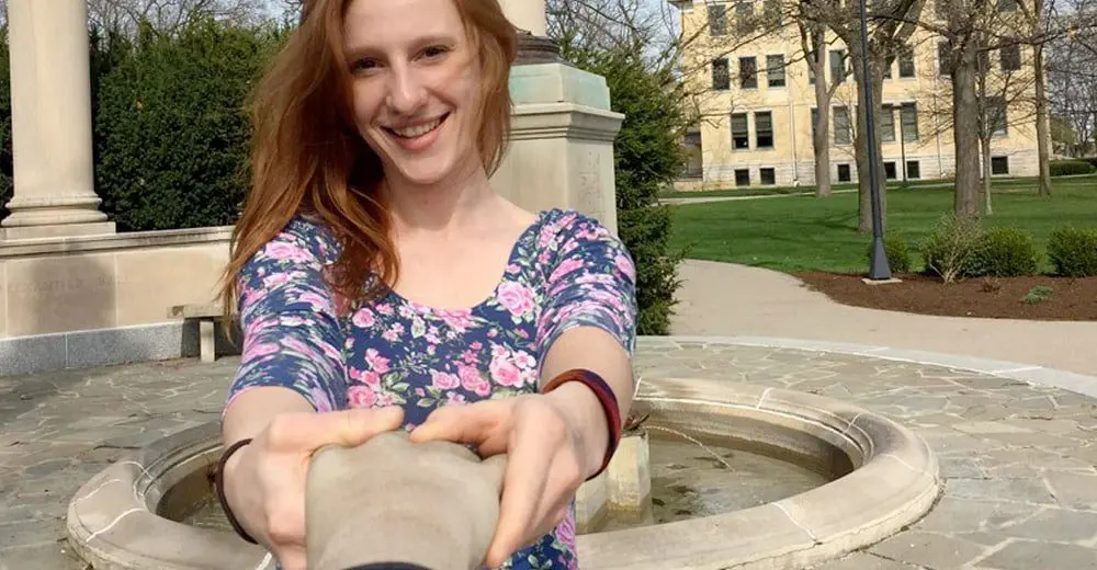 travel news Selfie arm 4