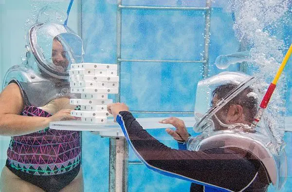 Cheers! Mexico opens world's first underwater oxygen bar 8 Underwater 4