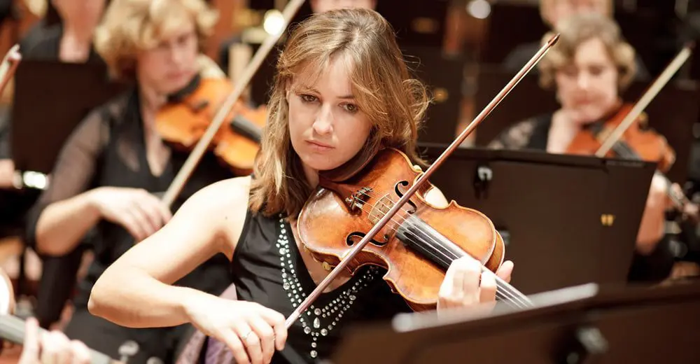 Live symphony sails with APT