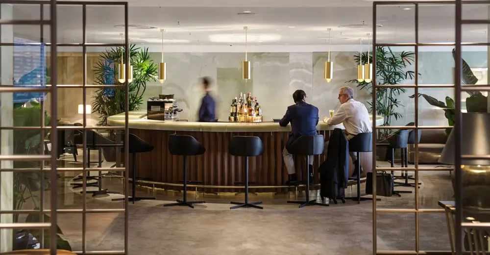 Cathay's First Class pax spoiled with foot massages & food