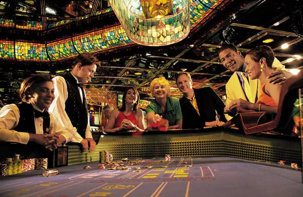 Legend of the Seas checks in early 6 Legend of the Seas casino