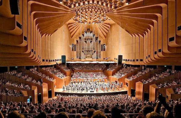 Live symphony sails with APT 8 Sydney Orchestra