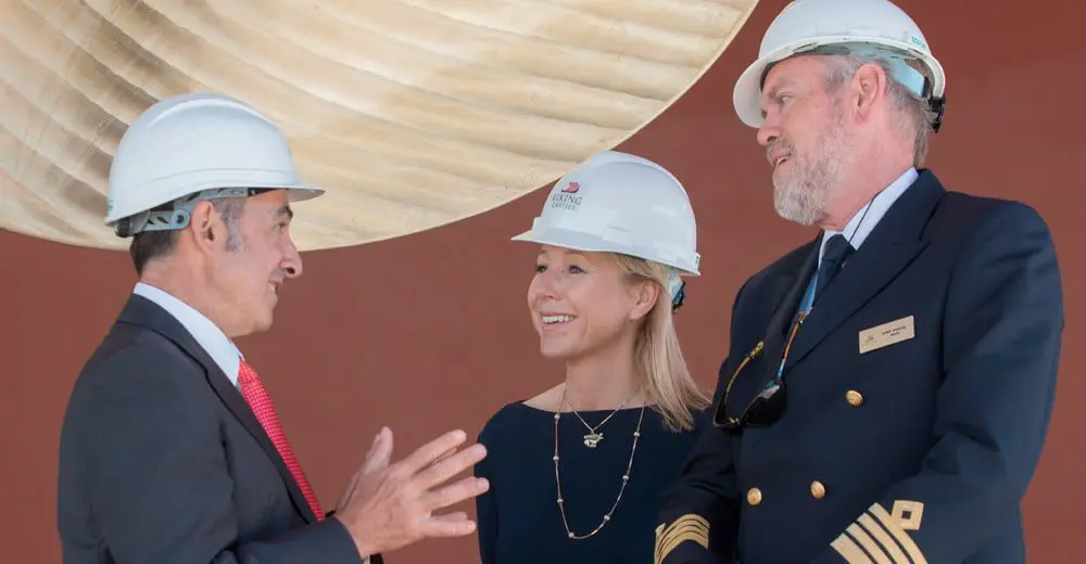 A second Viking touches the Sea