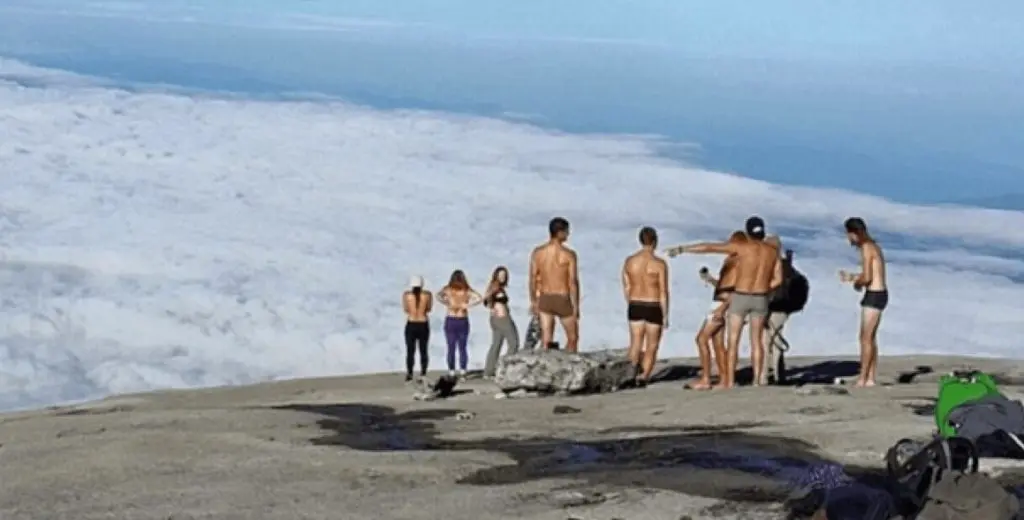 Nude tourists blamed for Malaysia quake