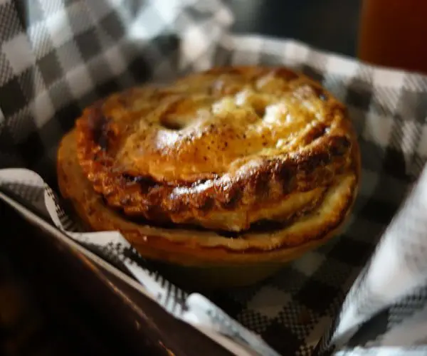 Food Review: beer and pie à la goat 25 4