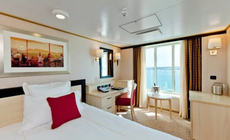 3 major changes coming to Cunard's Queen Mary 2 7 Queen-Elizabeth-single-stateroom-small-780x475