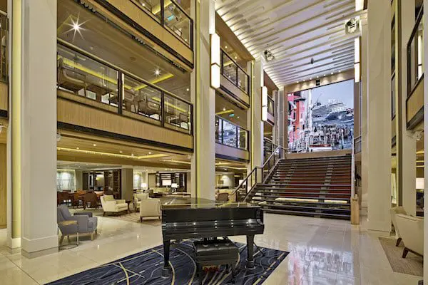 WHY VIKING CRUISES ABSOLUTELY RULE WHEN IT COMES TO OCEAN CRUISING 14 084_viking_star_venice_HR