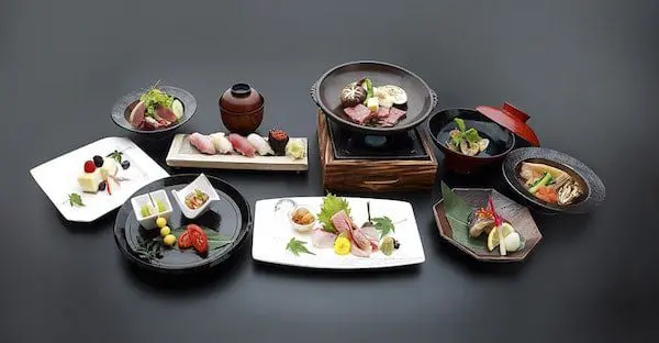 BEYOND THE TASTE: ICONIC JAPANESE DISHES THAT DEMAND TO BE DEVOURED 32 2 Kaiseki