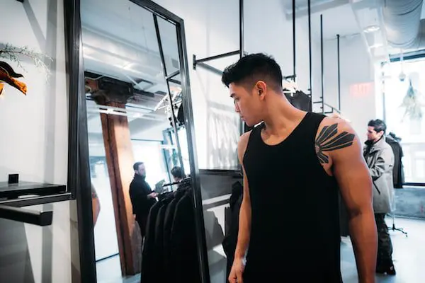 6 REASONS WHY VANCOUVER IS THE PERFECT PRE AND POST SKI DESTINATION 8 Gastown Shopping Lululemon Lab (1)