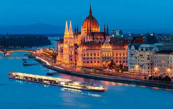 Tues 25 Aug: 10 travel news stories you need to know today 30 travel news helloworld Scenic