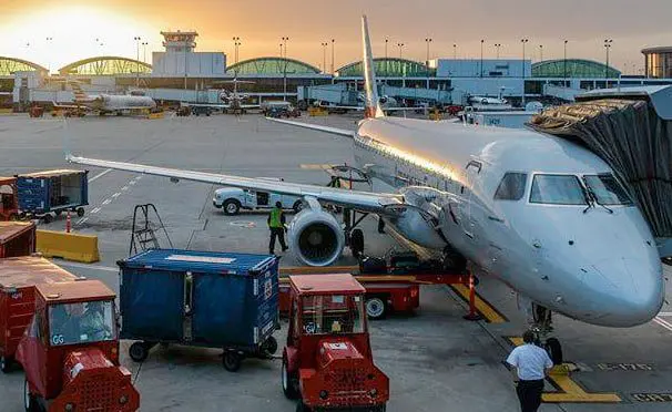 The US plans to make airlines refund fees if bags are delayed 1 Chicago Airport