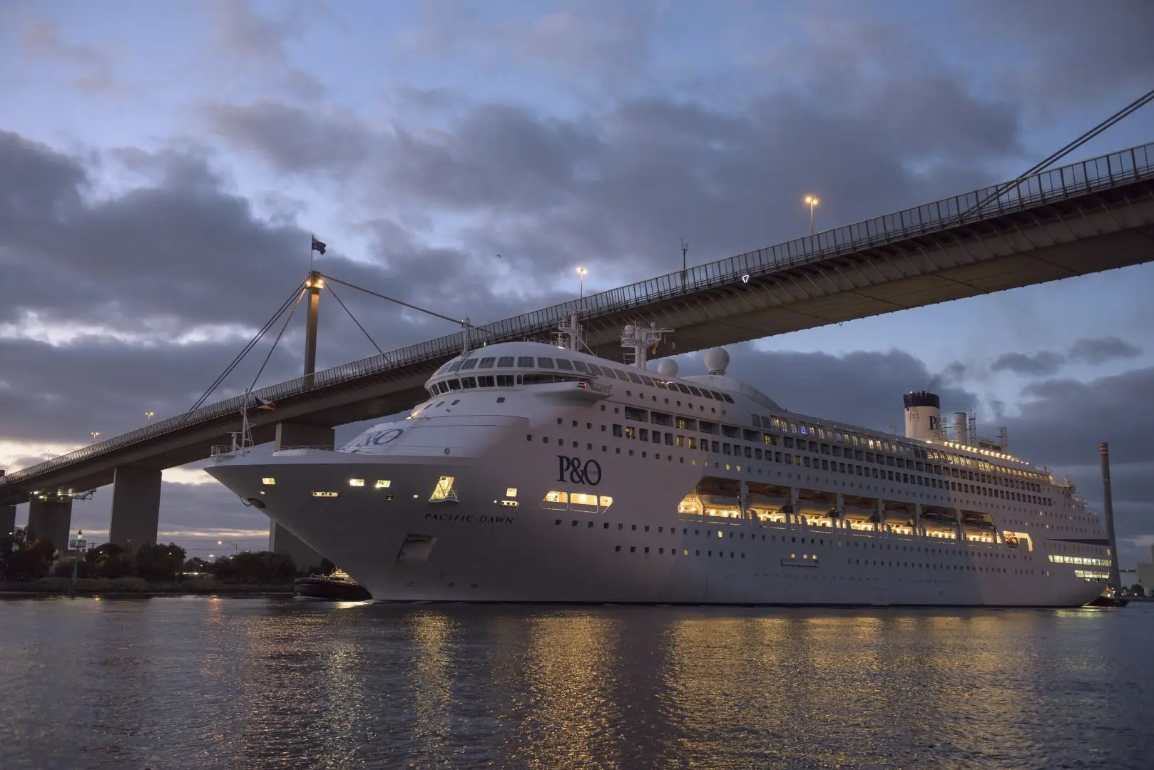Pacific Dawn makes history for the Melbourne Cup 2 Pacific Dawn Sails Under the West Gate Bridge_Photo James Morgan
