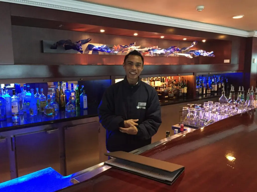 This is what cruisers get up to on an Azamara ship 8 Bar 1