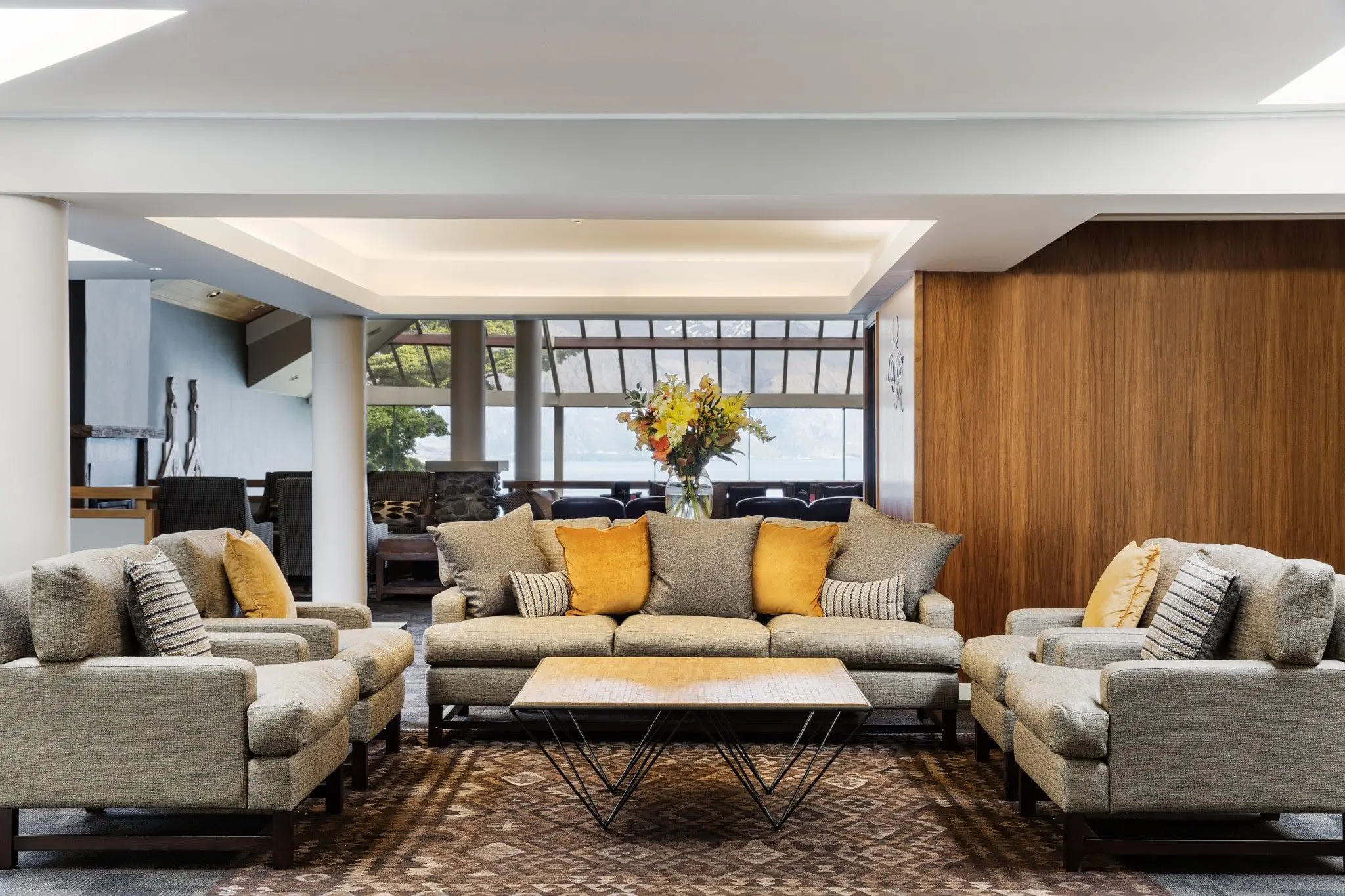 Fri 15 Jan: 10 travel news stories you need to know today 38 travel news Mercure Queenstown - refurbished lobby - resize