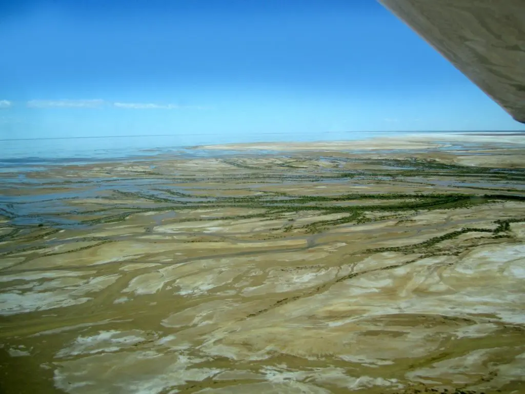 Mon 25 Jan: 10 travel news stories you need to know today 32 travel news SA_Lake Eyre 2011 031_APT_GU