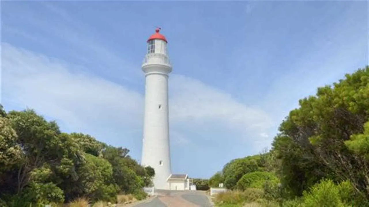 These are Australia's 16 'perfect' properties 54 VVLand__9612745_DO21_booking_com_lighthouse