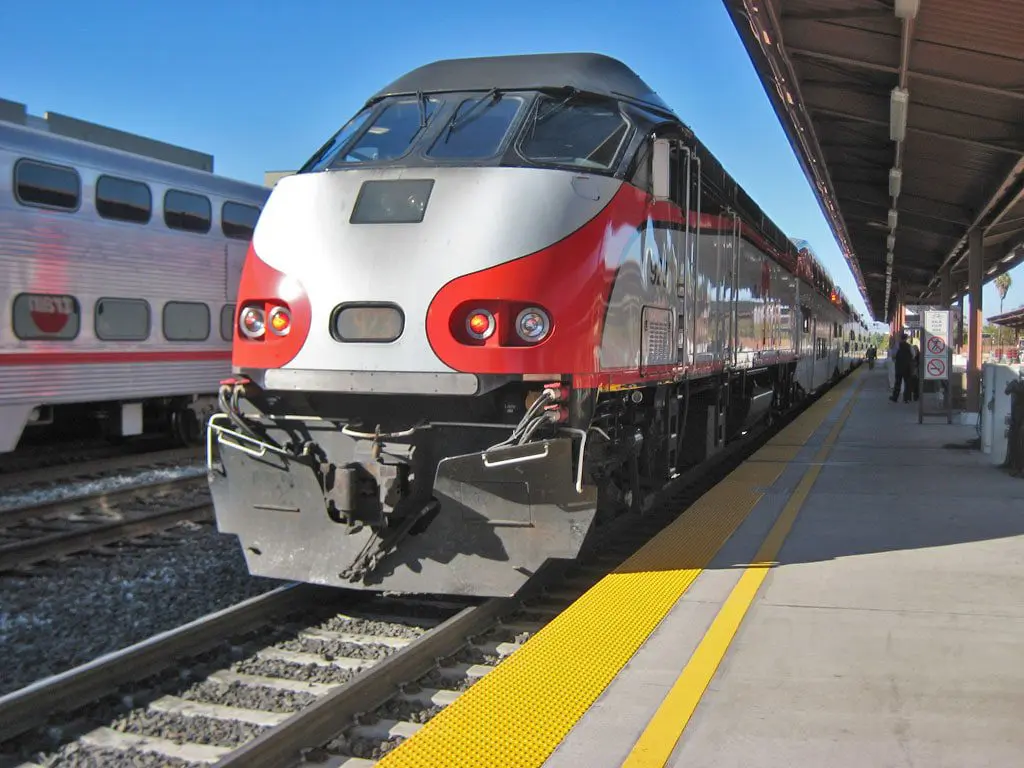 How to experience Super Bowl 50 like a legend 5 caltrain1