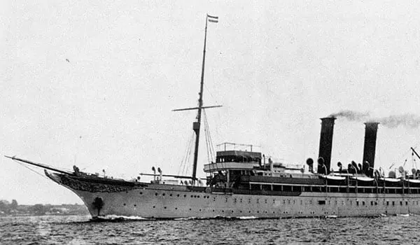 Throwback Thursday: Cruising back in the day 10 Prinzessin Victoria Luise circa 1990