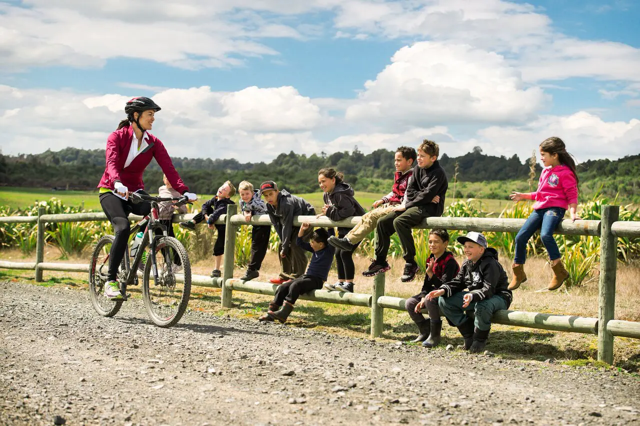 Megan Gale - the face of New Zealand tourism 16 e-i9NYBCaEP3aQLG2PiOfoN3lSz8j0PB0f9C6UMC5fg,8XPROm1ADF9mKKpKb5QA7AzWAV2ir5nbFL7Pylihw4w-1