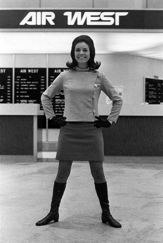 Throwback Thursday: Vintage Flight Attendant Uniforms 24 980x-4